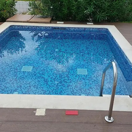 Korell 2 Modern Retreat בית נופש סנט מארטן